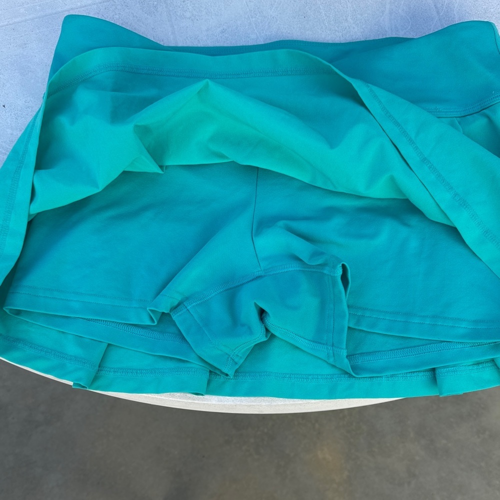 Adidas Women's Teal tennis skort - Picture 2 of 3